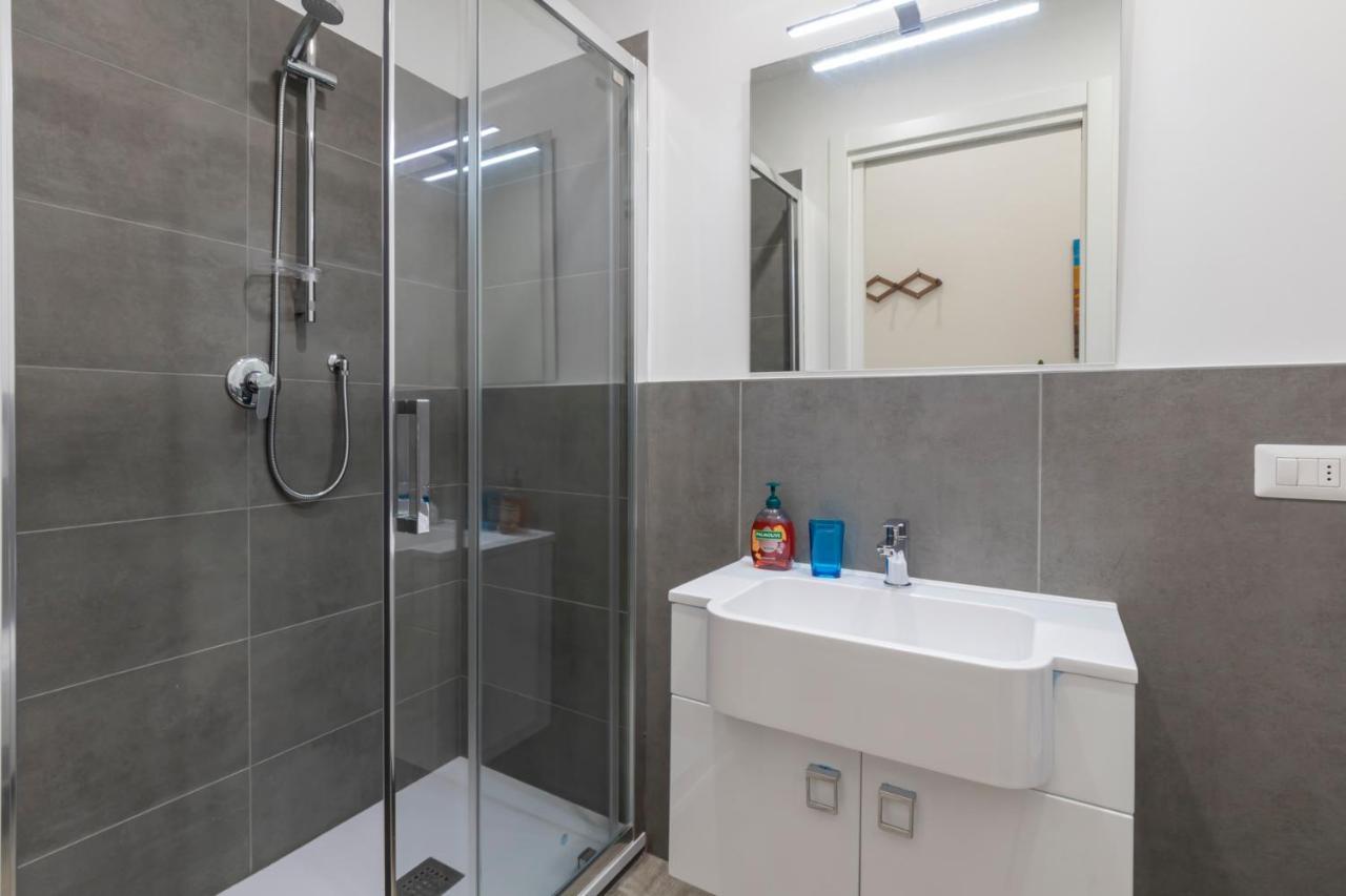 New Apartment - Gallura 11 Milan Luaran gambar